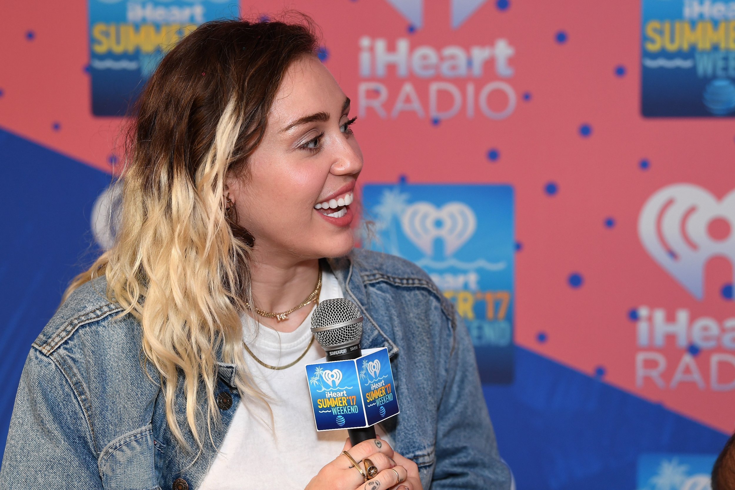 Miley Cyrus Poses Nude For Book Amid Apparent Return To Country Roots