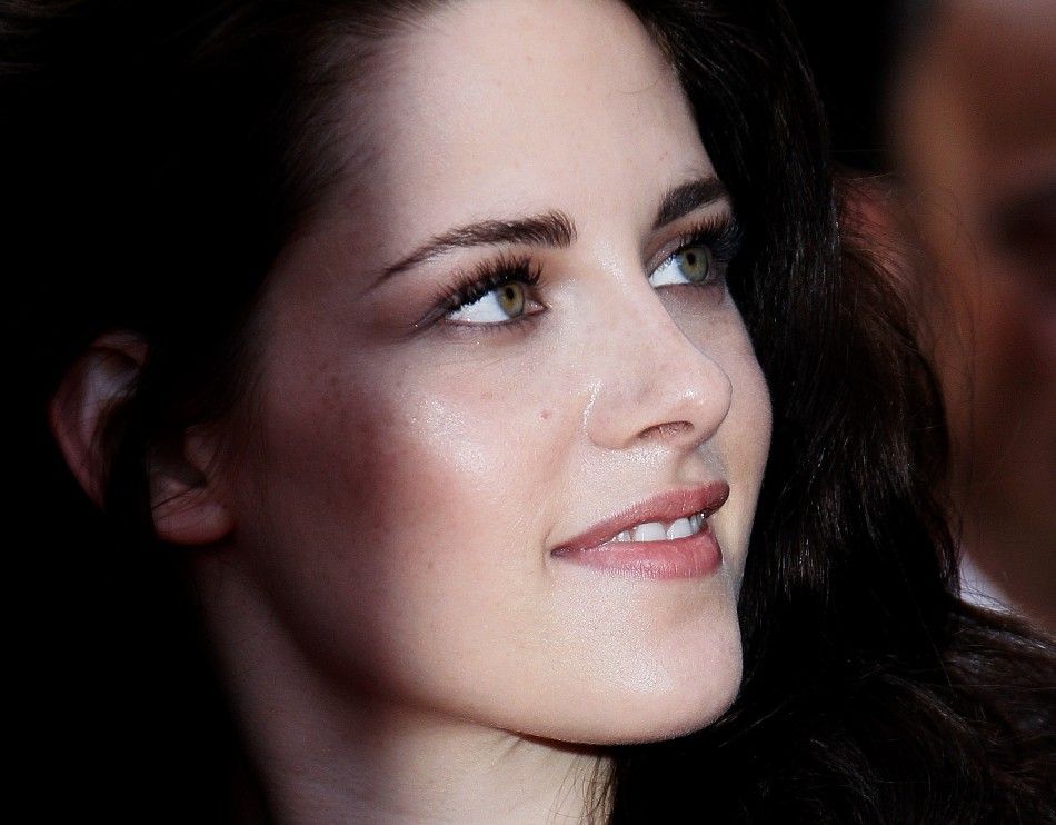 Kristen Stewart Defends On The Road Topless Threesome Scenes At