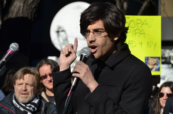 Aaron Swartz speaks against PIPA