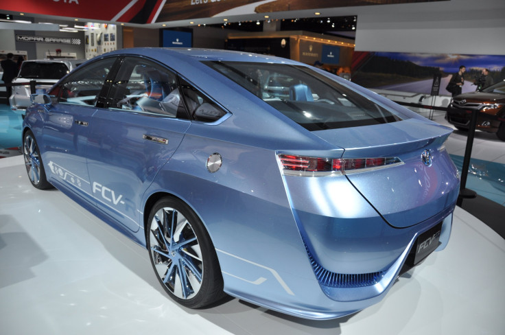Toyota FCV-R concept sedan