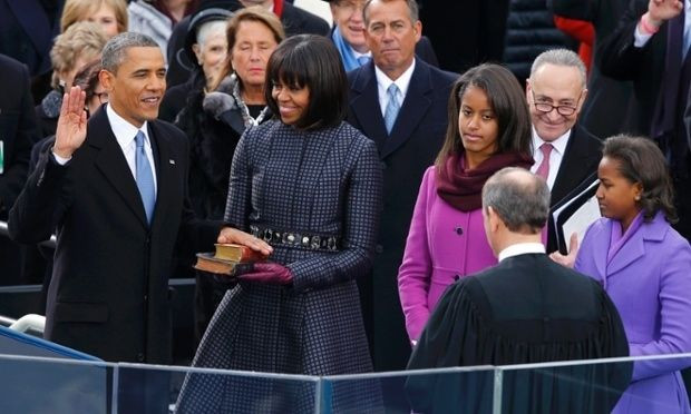 Schumer Photobomb 1