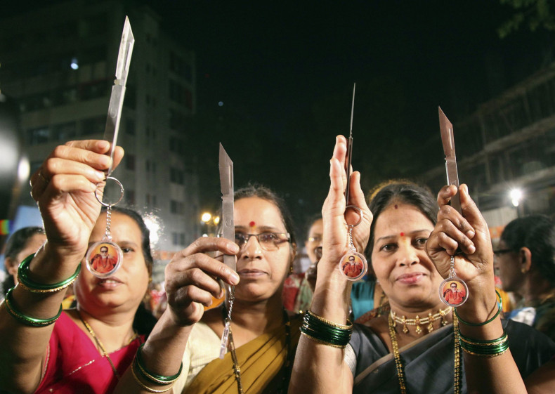 Women With Knives In Mumbai