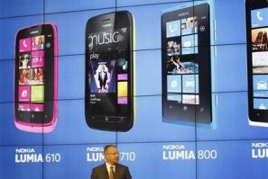 Nokia&#039;s President and CEO Stephen Elop attends a news conference during the Mobile World Congress in Barcelona February 27, 2012. Nokia has unveiled a new, cheaper smartphone using Microsoft&#039;s Windows Phone software, targeting a wider market for