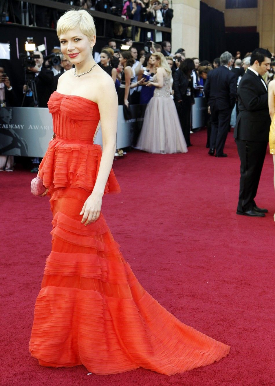 Oscars 2012: Michelle Williams Wows in Red Louis Vuitton Dress That Took  300 Hours to Make [PHOTOS]