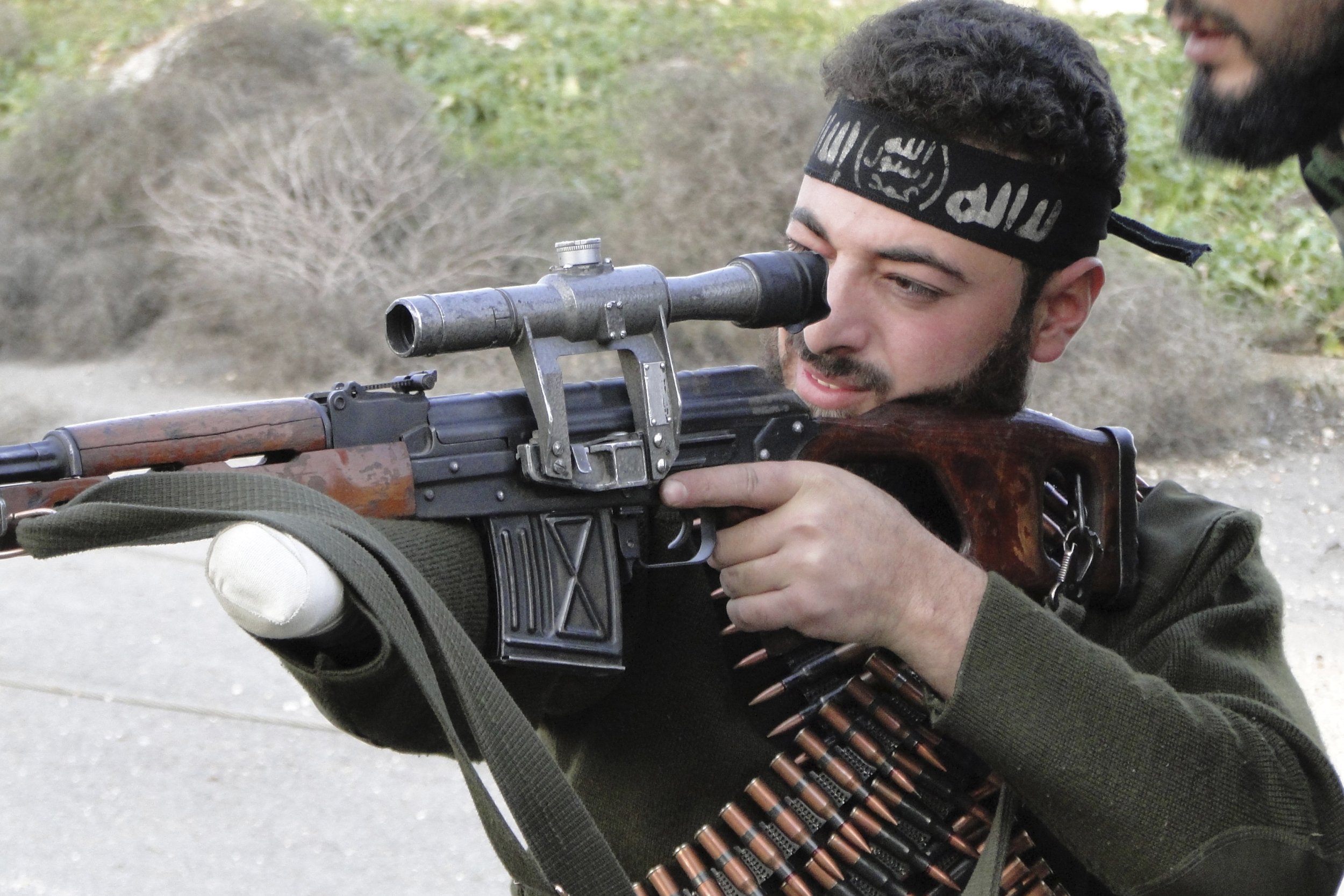 Free Syrian Army fighter
