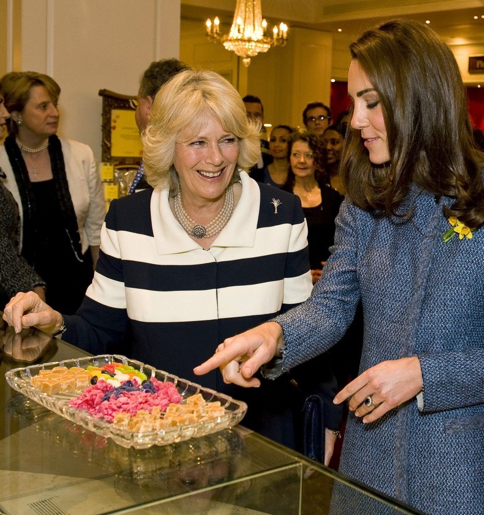 Fortnum  Mason Tea Kate Middletons Azure Coat  Queens Cake in Pictures 