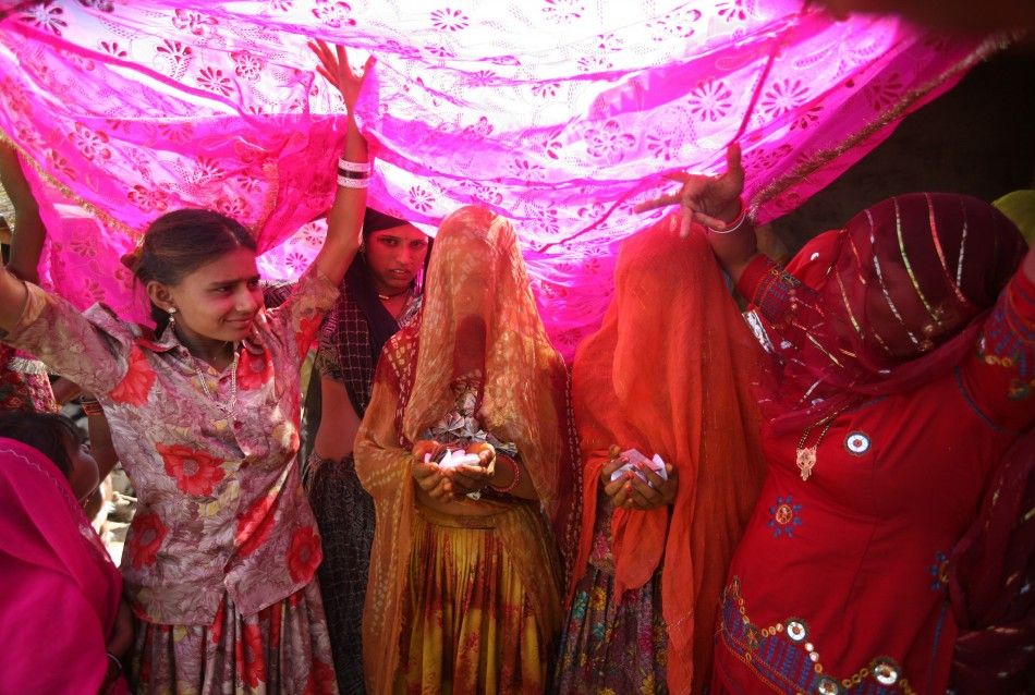 Indias Prostitute Village Hosts Mass Weddings To End Sex Trade