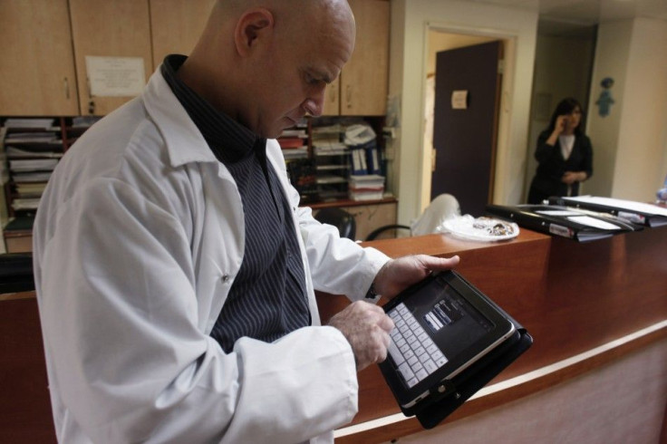 The Apple iPad allows residents to see patients&#039; electronic health records, to contact the hospital laboratory or other departments if they need tests done and to show patients their own x-rays and other test results, as well as access medical journa