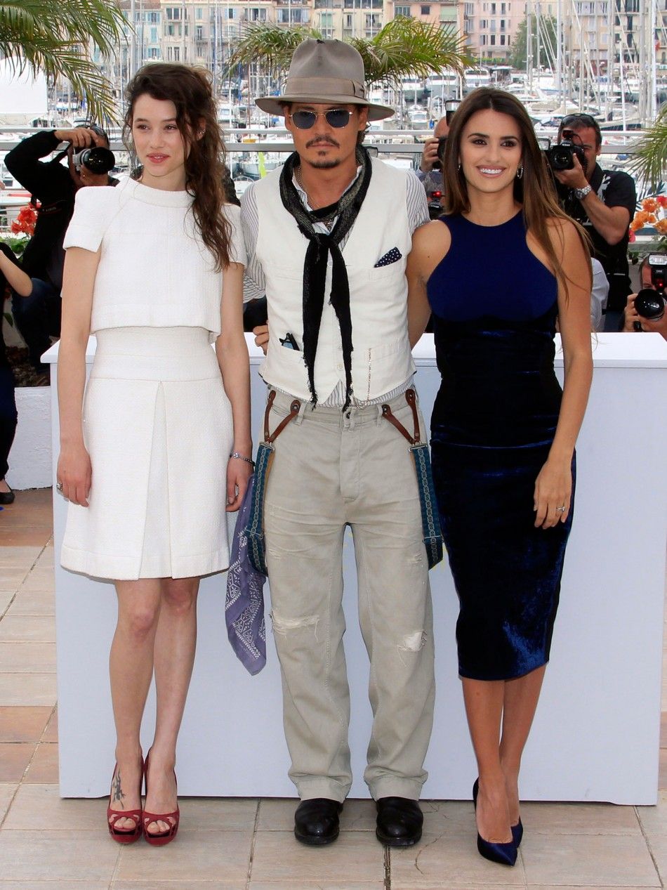 Johnny Depp Receives Fashion Icon Award 2012 from CFDA 