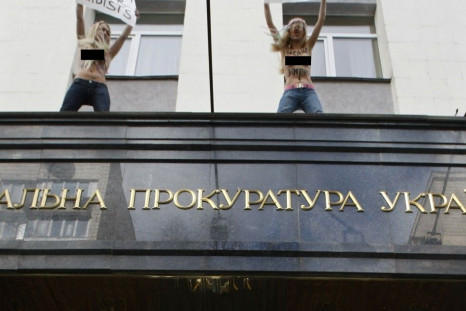 Ukrain’s Femen Activists Protest Nude (PHOTOS)