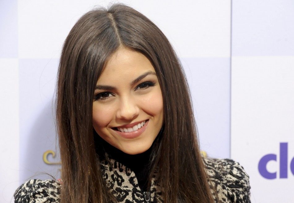 Victoria Justice Upset Over Stolen Semi Nude Cell Phone Photos Nickelodeon Star Lashes Out On
