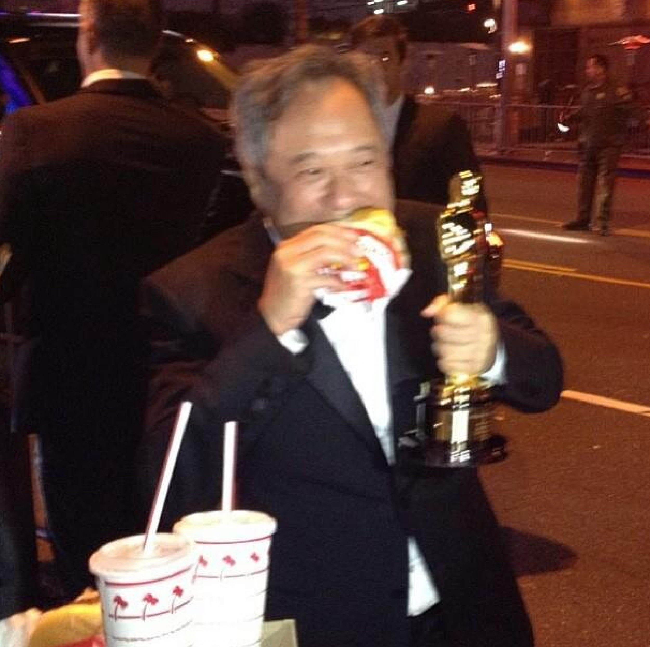 Ang Lee In-N-Out: Best Director Scarfing Down A Burger After Winning An  Oscar [PHOTO] | IBTimes