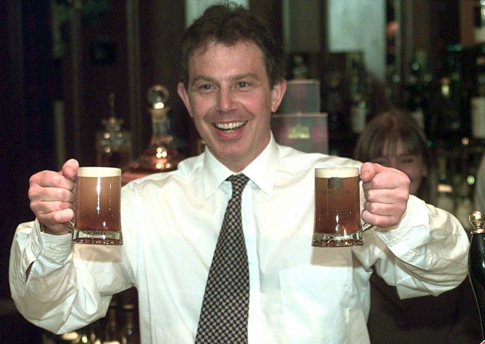 1997 Tony Blair, Hands Full
