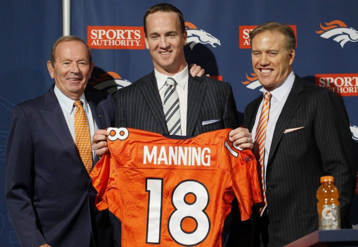 Denver Broncos Sign Peyton Manning