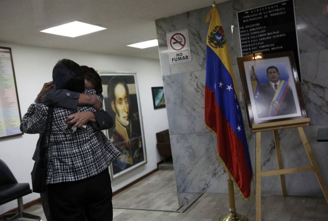 Venezuelans in Mexico react to Chavezs death
