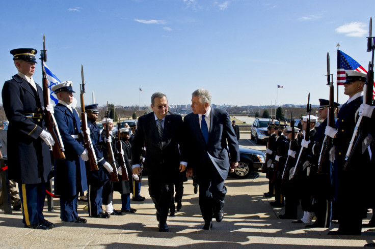 Barak and Hagel arrive at the Pentagon