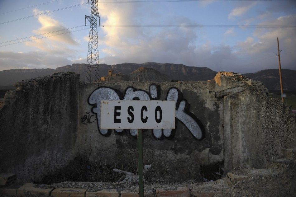 Travel to Esco Ruins, the Abandoned Village in Spai