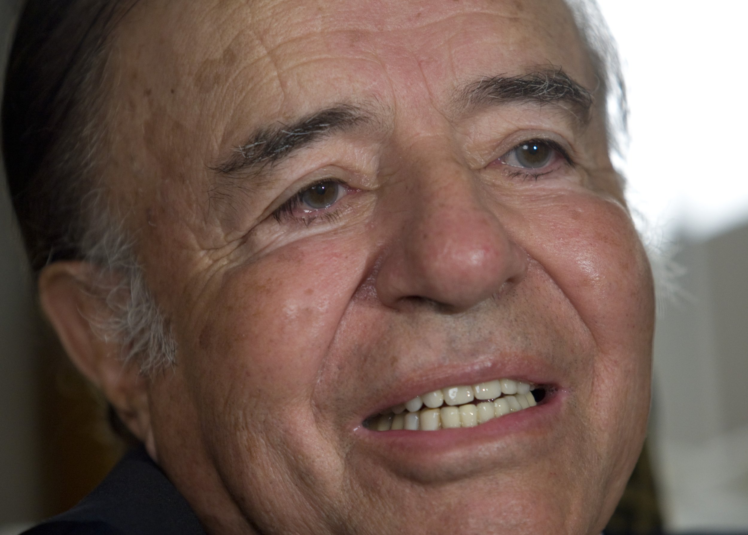 Carlos Menem – Former President Known For Implementing Neoliberal Economic Reforms That Were Both Praised And Criticized For Their Impact On The Country.