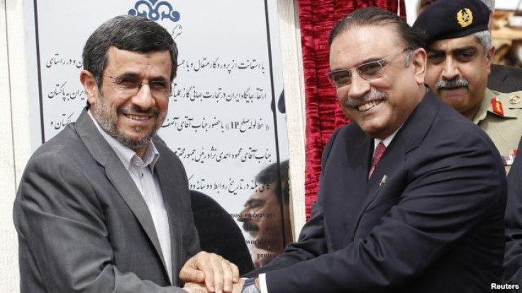 Ahmadinejad and Zardari 