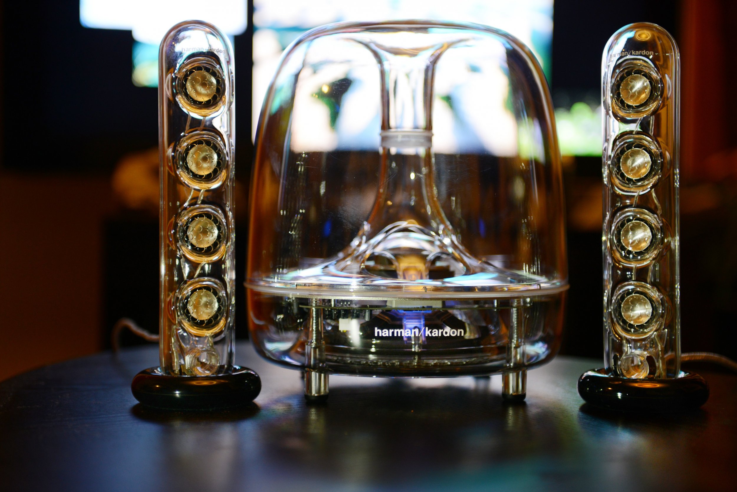 SoundSticks Wireless Review: The 'Apple iSub' Is As Elegant