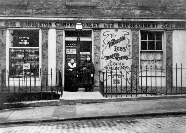 Italian ice cream shop in Edinburgh, 1907