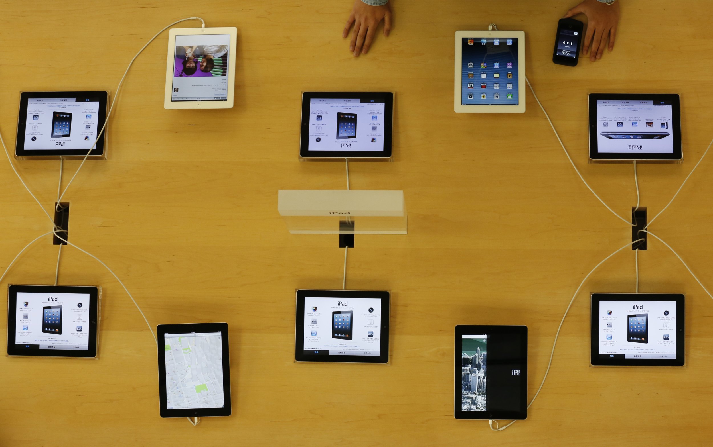 apple-ipad-5-features-new-patent-filing-suggests-wireless-charging-for