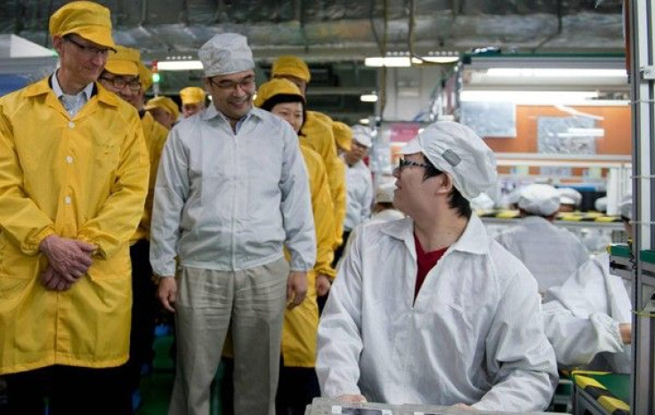 Apple CEO Cook visits the iPhone production line at the newly built Foxconn Zhengzhou Technology Park