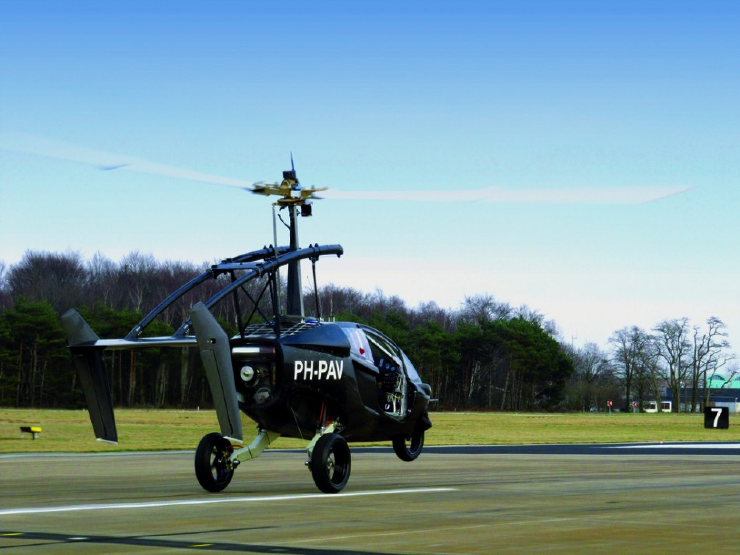 Flying Car PAL-V ONE Makes Successful Test Flight 