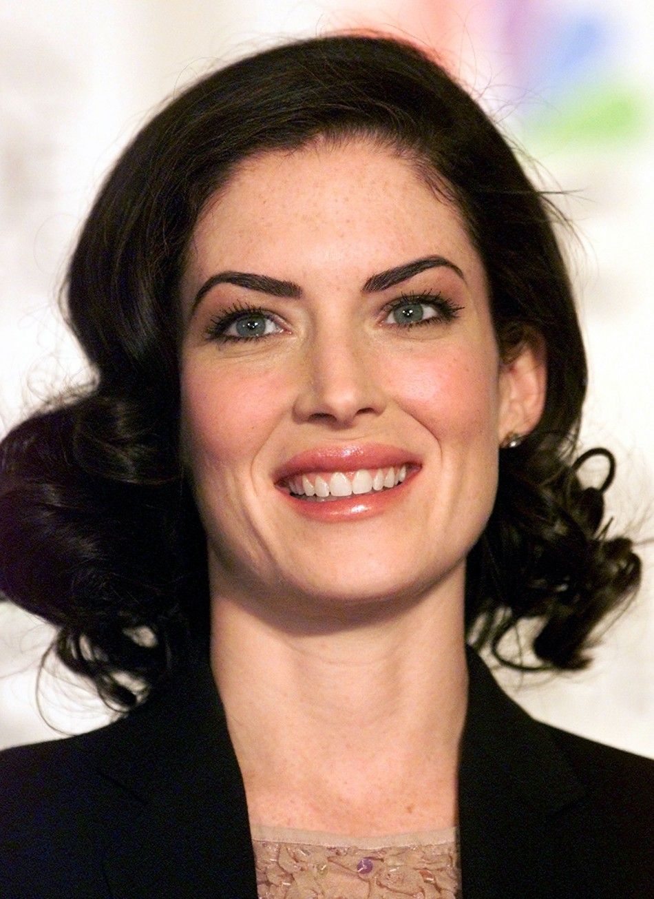 Actress Lara Flynn Boyle of ABCs quotThe Practicequot smiles while waiting to announce the nominations for the 2001 Golden Globe Awards December 21, 2000 in Beverly Hills, California.