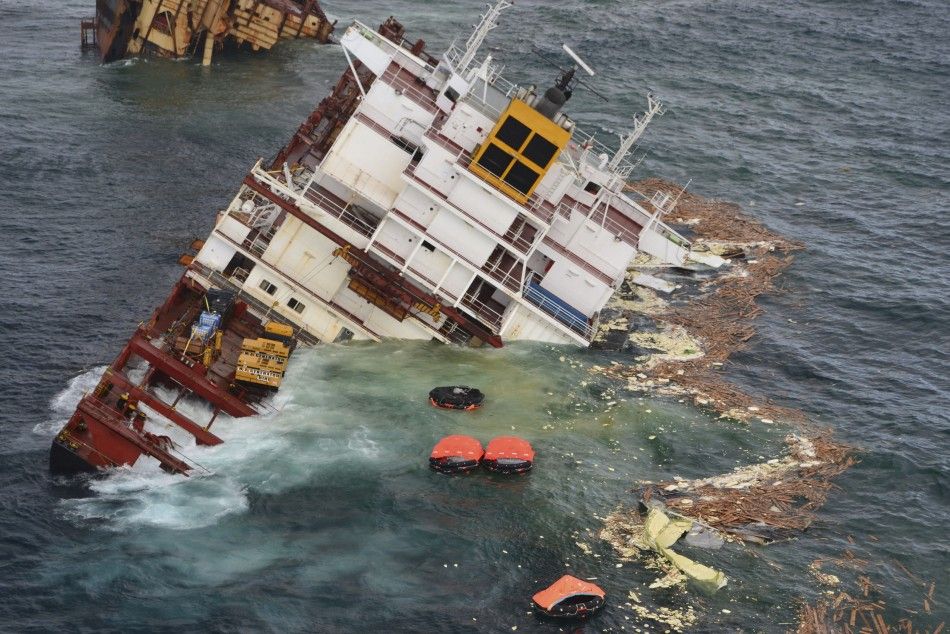 Container Ship Rena Sinking Off New Zealand Coast PHOTOS