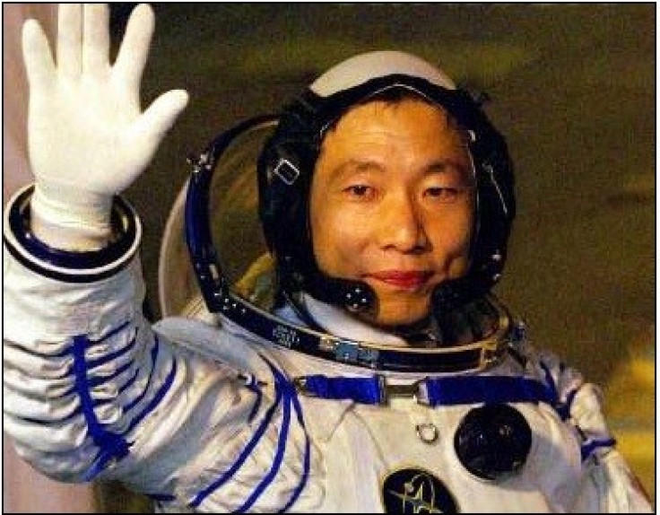 Yang Liwei Waves Before Takeoff in 2003