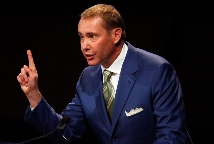 Bond manager Jeffrey Gundlach and other experts have warned investors against buying high dividend stocks while ignoring the risk of capital losses