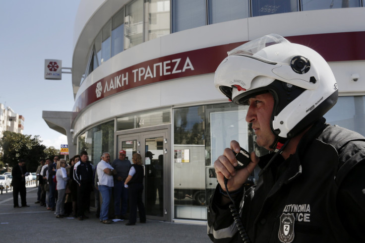 Cyprus banks 28March2013 police