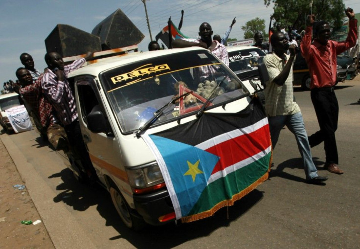 Supporters of Sudan People&#039;s Liberation Movement (SPLM) take part in a rally in support of South Sudan taking control of the Heglig oil field, in Juba