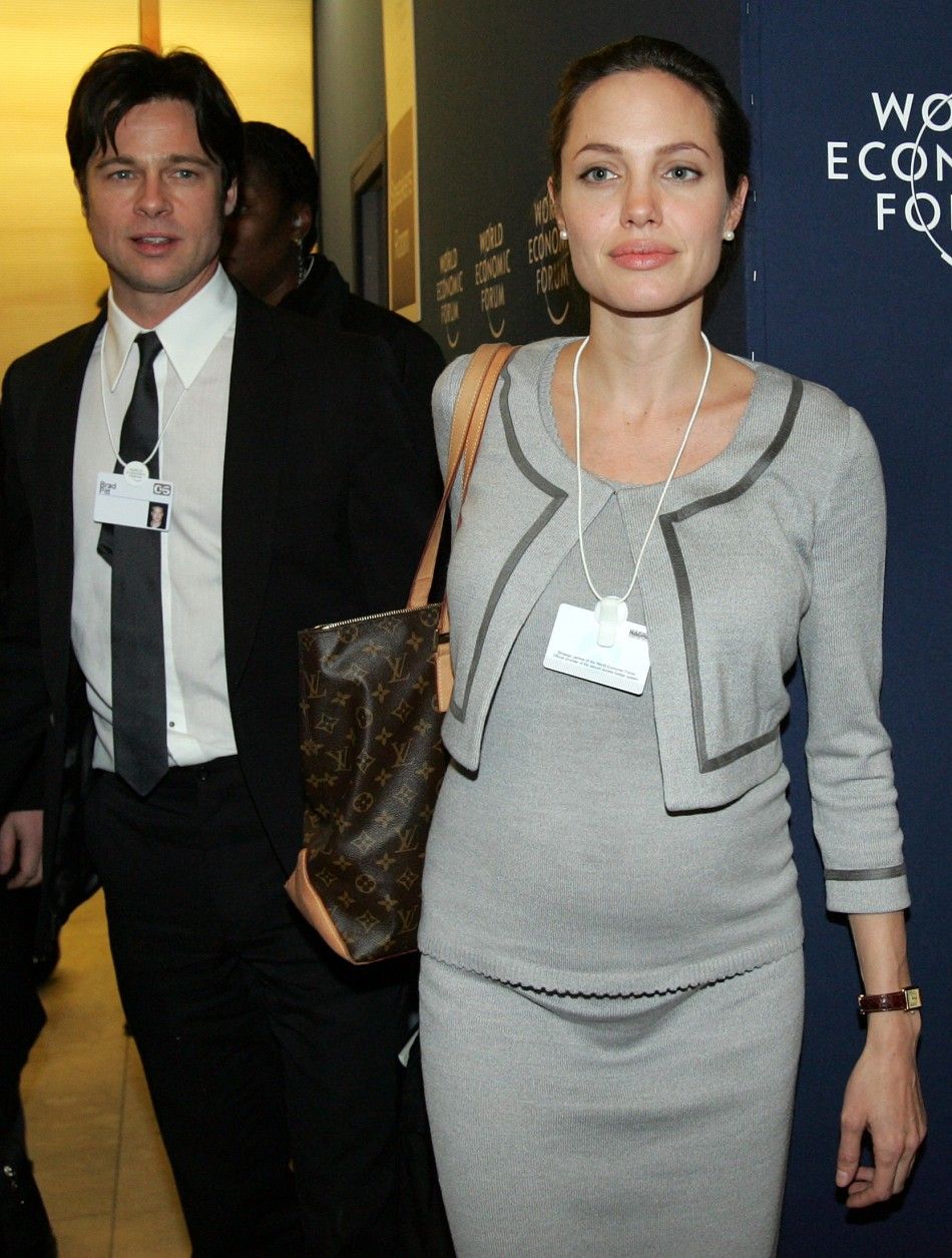 Angelina and Pitt in 2006, Jolie Pregnant with their first child