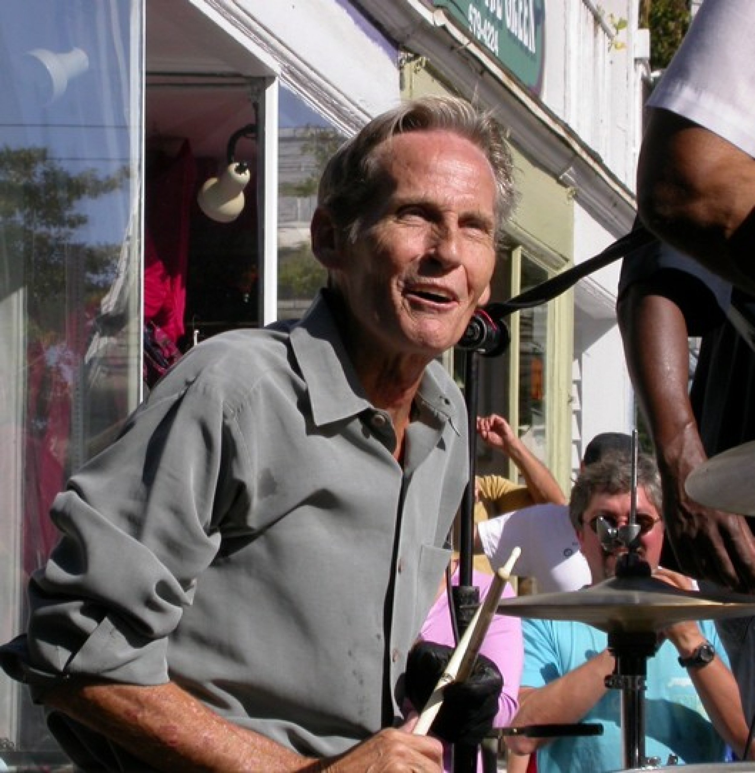 Levon Helm In Final Stages Of Cancer Battle Best Video Clips, Twitter Reactions