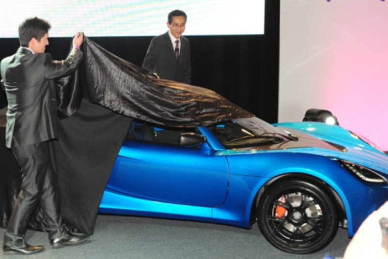 Detroit Electric unveils 2013 electric sports car