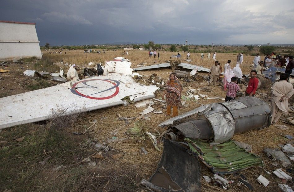 pakistan-begins-safety-inspections-of-all-private-airlines-after-crash