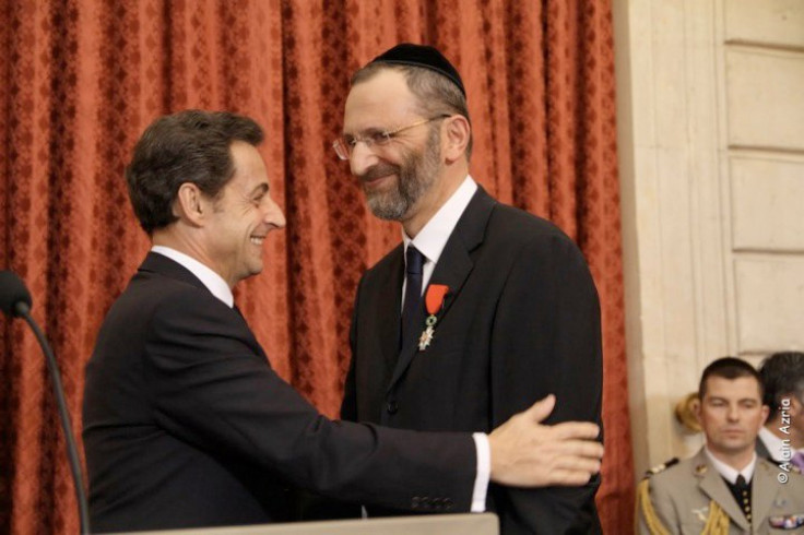Bernheim receives the Légion d'honneur in 2009 from Sarkozy.