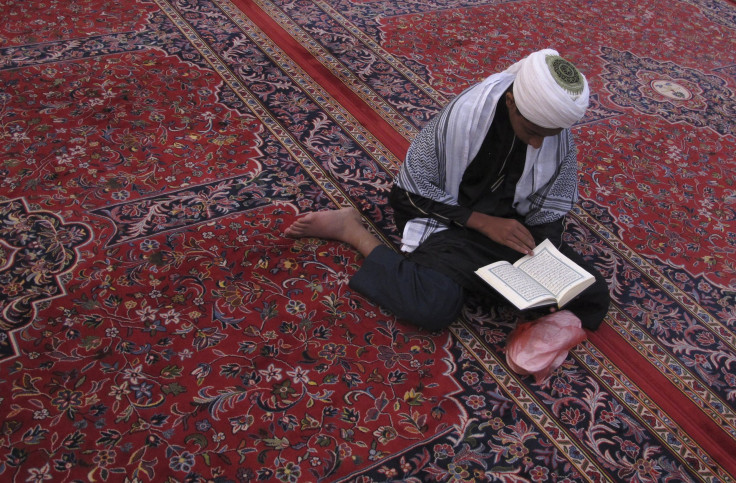 Saudi Arabia Prayer In Mosque