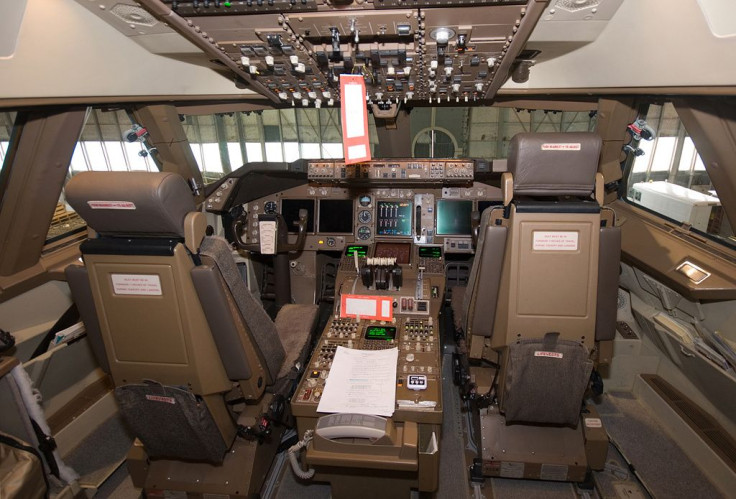 747-400 Flight Deck 