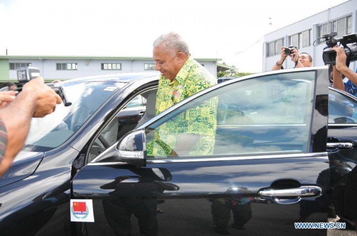 Fijian Prime Minister Tests Out New Hongqi