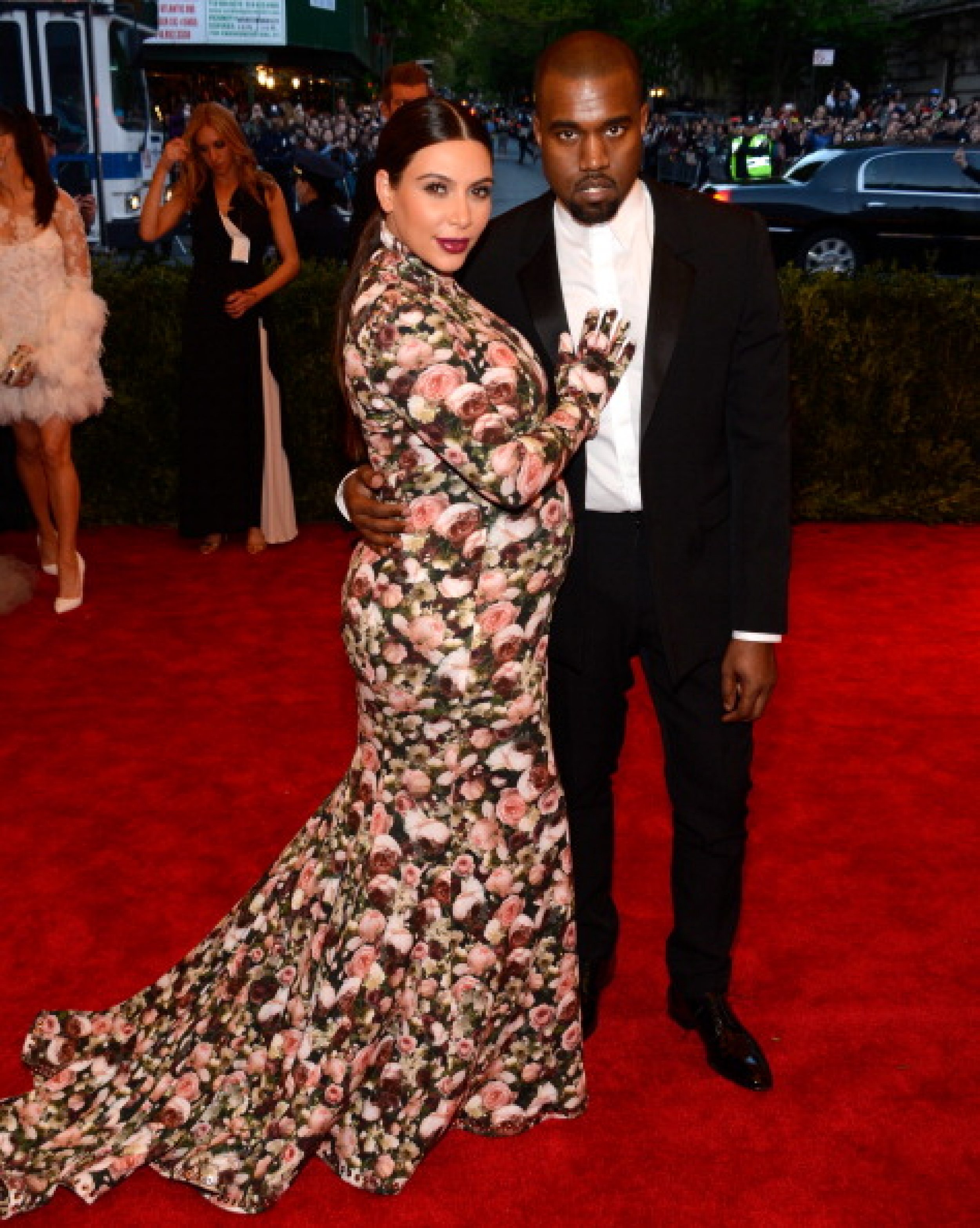 Kanye West Met Gala Performance Tells Kim Kardashian 'You're So