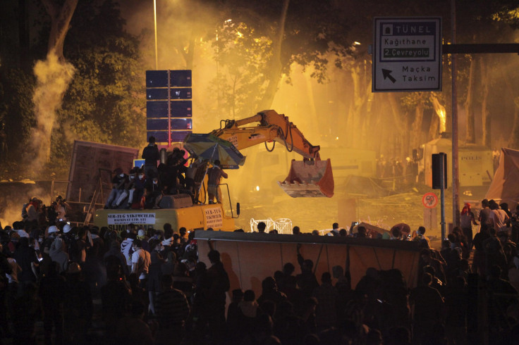 Turkey Istanbul Riots 7 Barricades