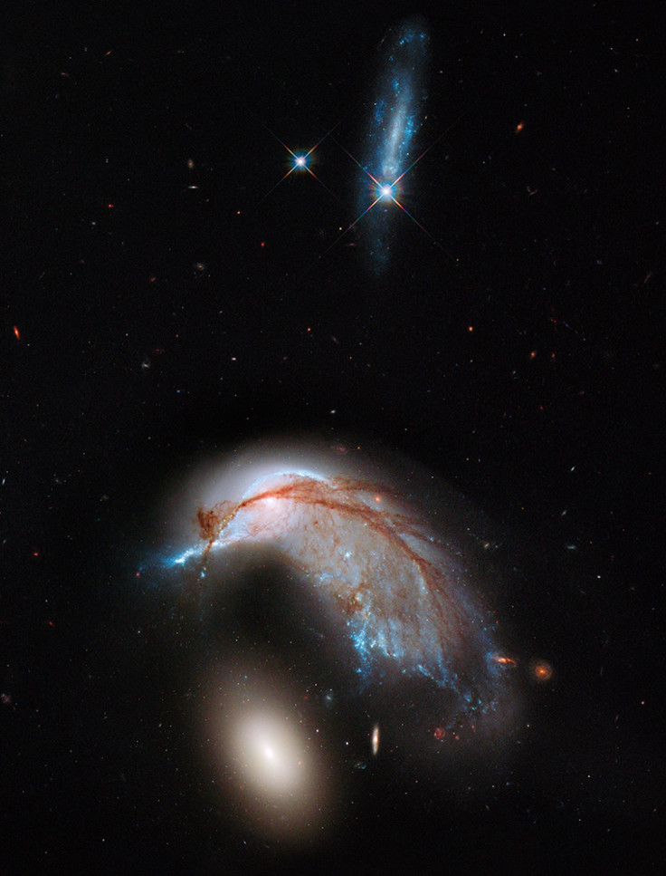 Hubble Image of Arp 142