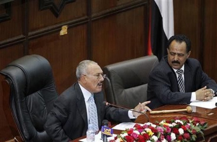 Yemeni President Ali Abdullah Saleh (L) addresses the parliament in Sanaa 