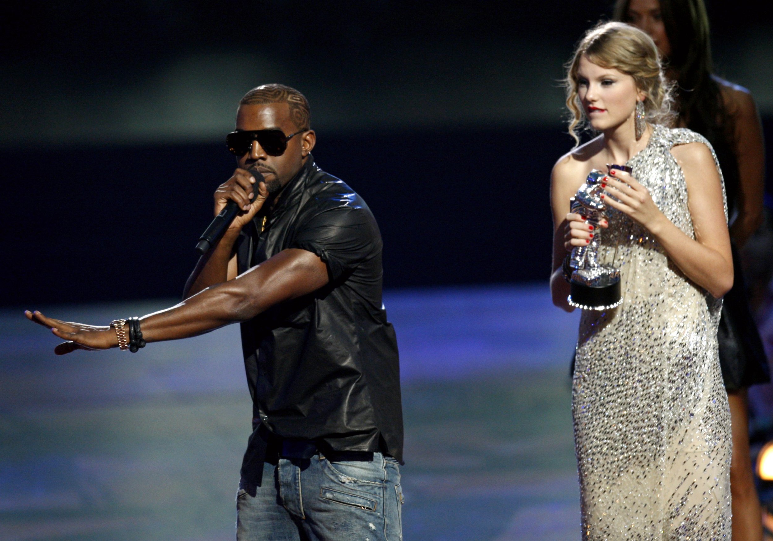 Kanye West Bashing Taylor Swift At 2009 Mtv Vmas Leaked Listen To Rapper Insult Singer In 5836