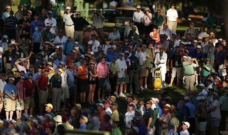 golf crowd
