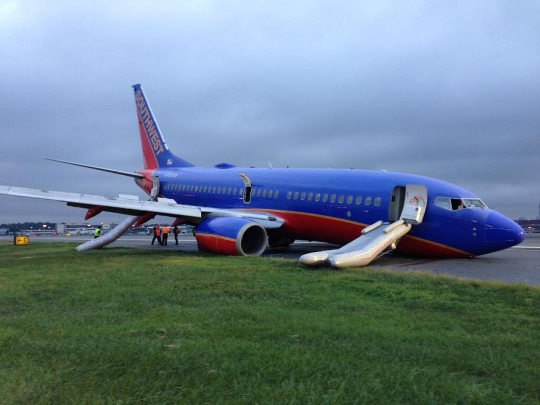 Southwest Airlines Crash Landing At LaGuardia Captured On New Video