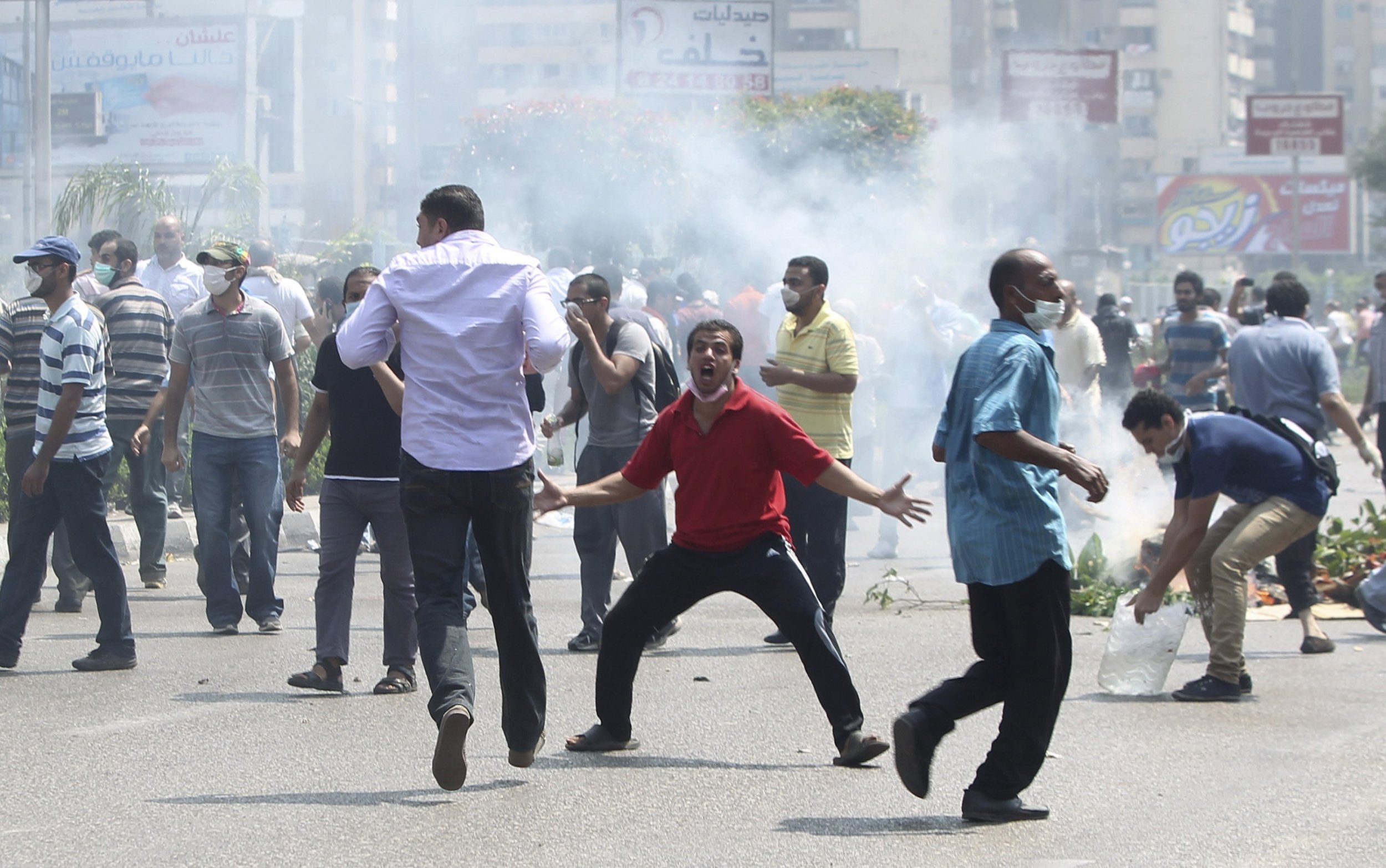 egypt protesters clash